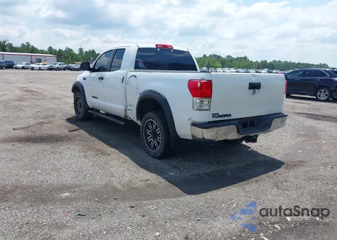 2011 Toyota Tundra Grade 5.7L V8 z USA, uszkodzony, nr VIN 5TFRY5F17BX114861